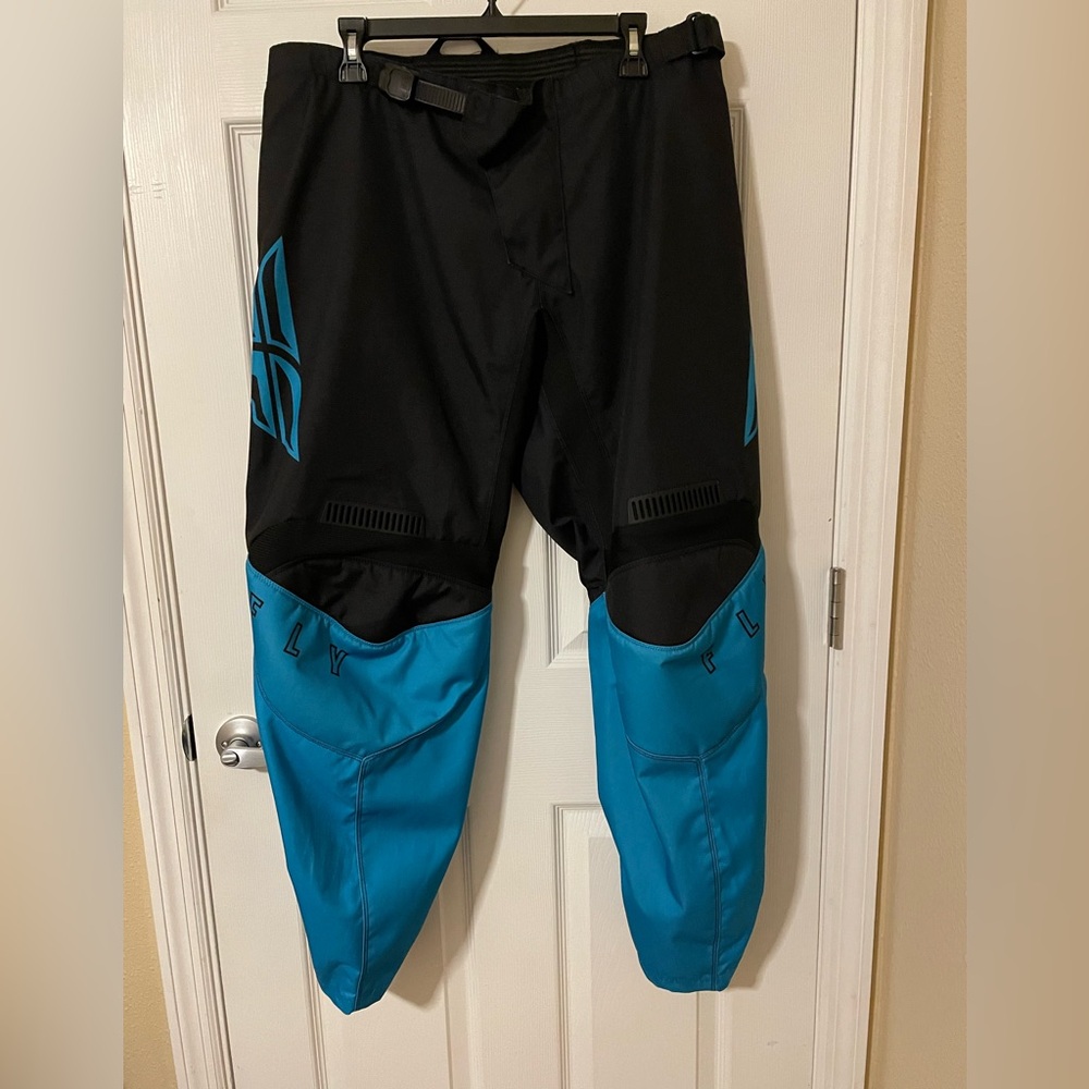 Fly Racing F-16 Motocross Dirt Bike Riding Zip Up Pants. Adjustable belt.